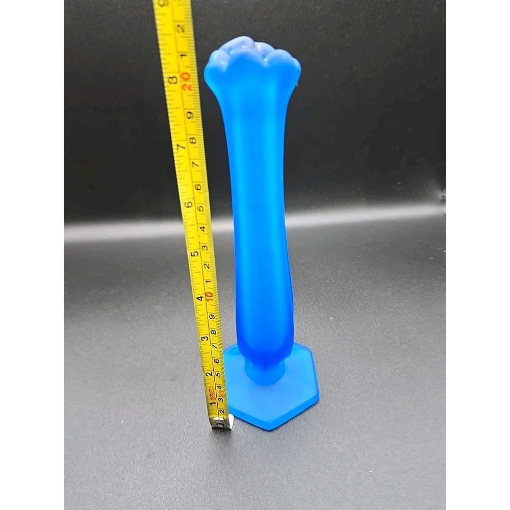 Vintage Westmoreland Blue Mist Swung Vase Satin Frosted  Hexagon Base GUC - Picture 5 of 5